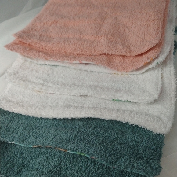 8 pack handcrafted in paper towels. Rainforest themed.10"X10" size New - Picture 10 of 10